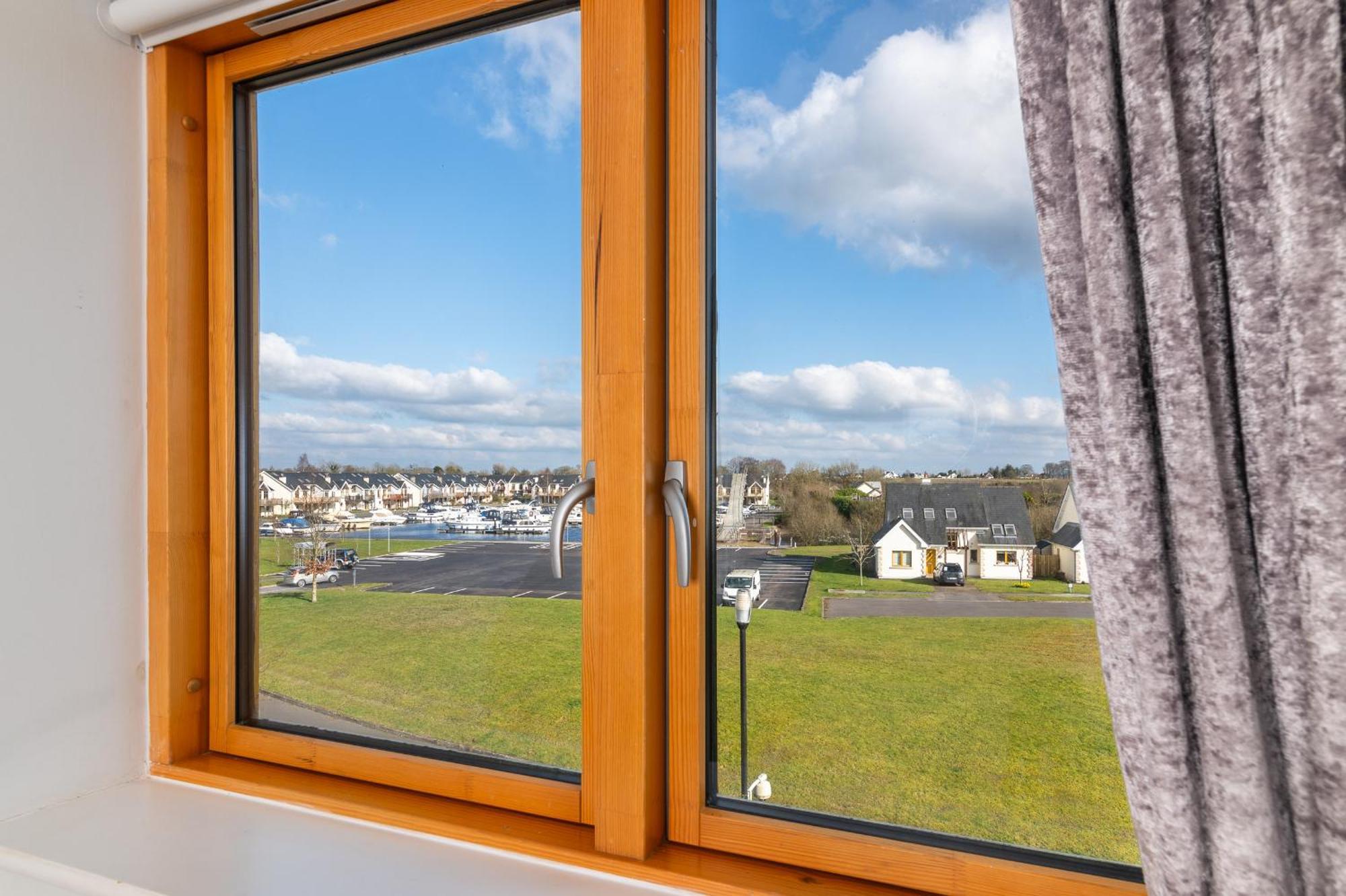 Shannonside - Stylish 5 Bed Marina Home & 40Ft Mooring Termonbarry Kültér fotó