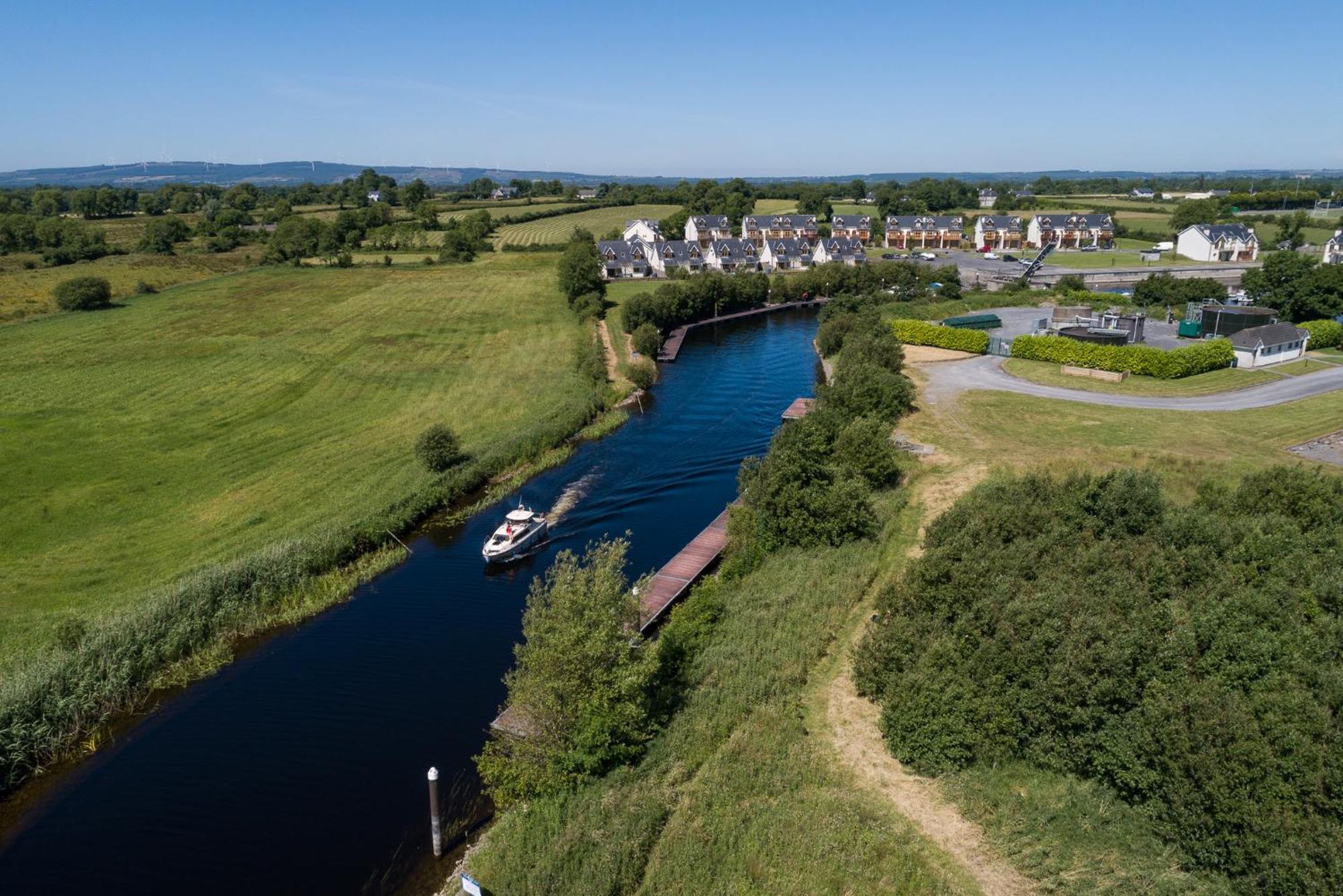Shannonside - Stylish 5 Bed Marina Home & 40Ft Mooring Termonbarry Kültér fotó
