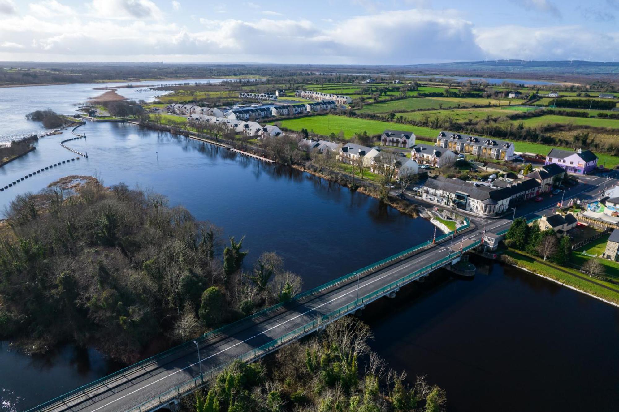 Shannonside - Stylish 5 Bed Marina Home & 40Ft Mooring Termonbarry Kültér fotó